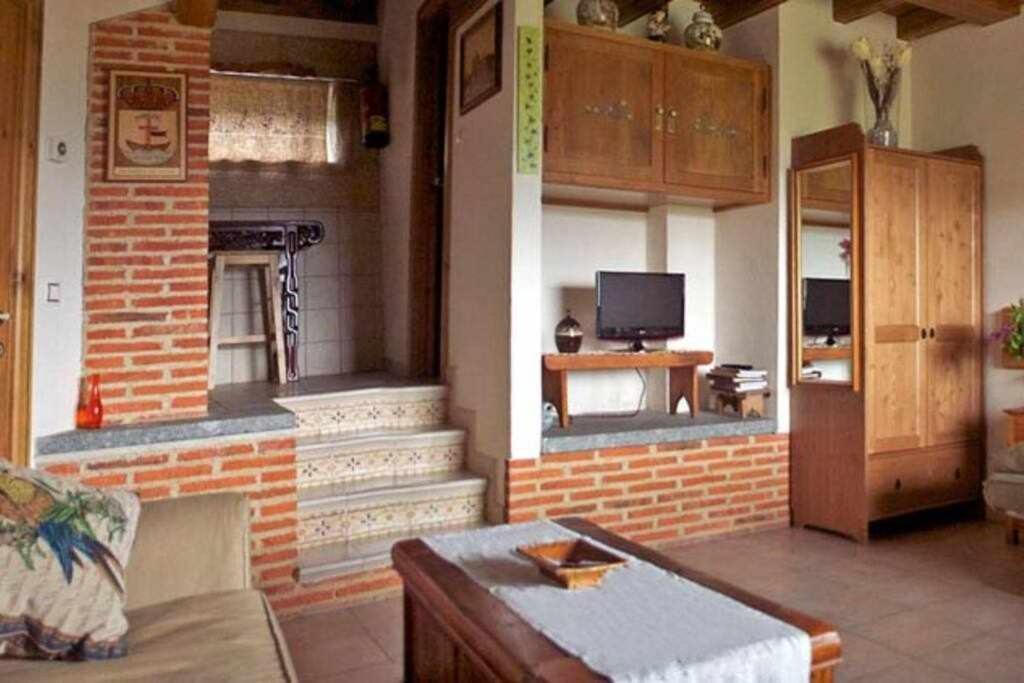 Apartamento rural El Pastor es un estudio con gran ventanal a Gredos Cabezas Bajas Exterior foto