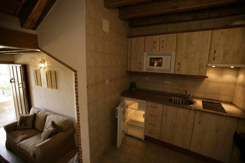 Apartamento rural El Pastor es un estudio con gran ventanal a Gredos Cabezas Bajas Exterior foto